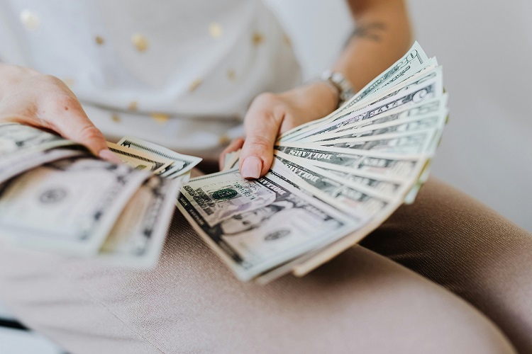 Low-Stress Ways to Diversify Your Monthly Income Streams