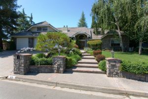 Custom Home Tips To Balance Personal and Social Life