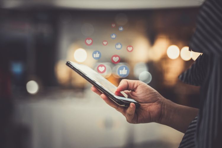 How Social Media Shapes the Way We Think About Aging